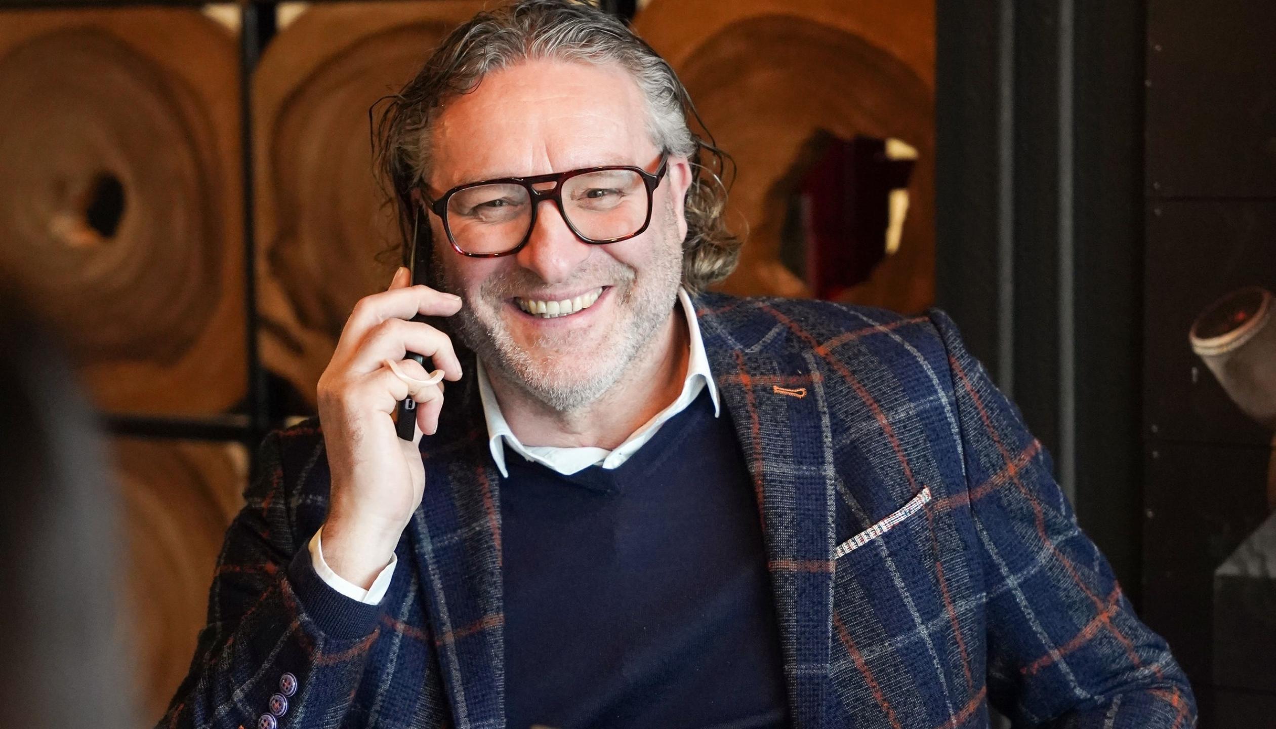 recruiter aan de telefoon